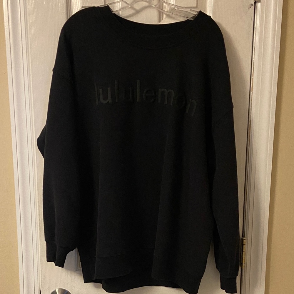 Lululemon Perfectly Oversized Crew 
Black size 10